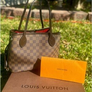 Louis Vuitton Neverfull PM Damier Ebene including marching card holder.